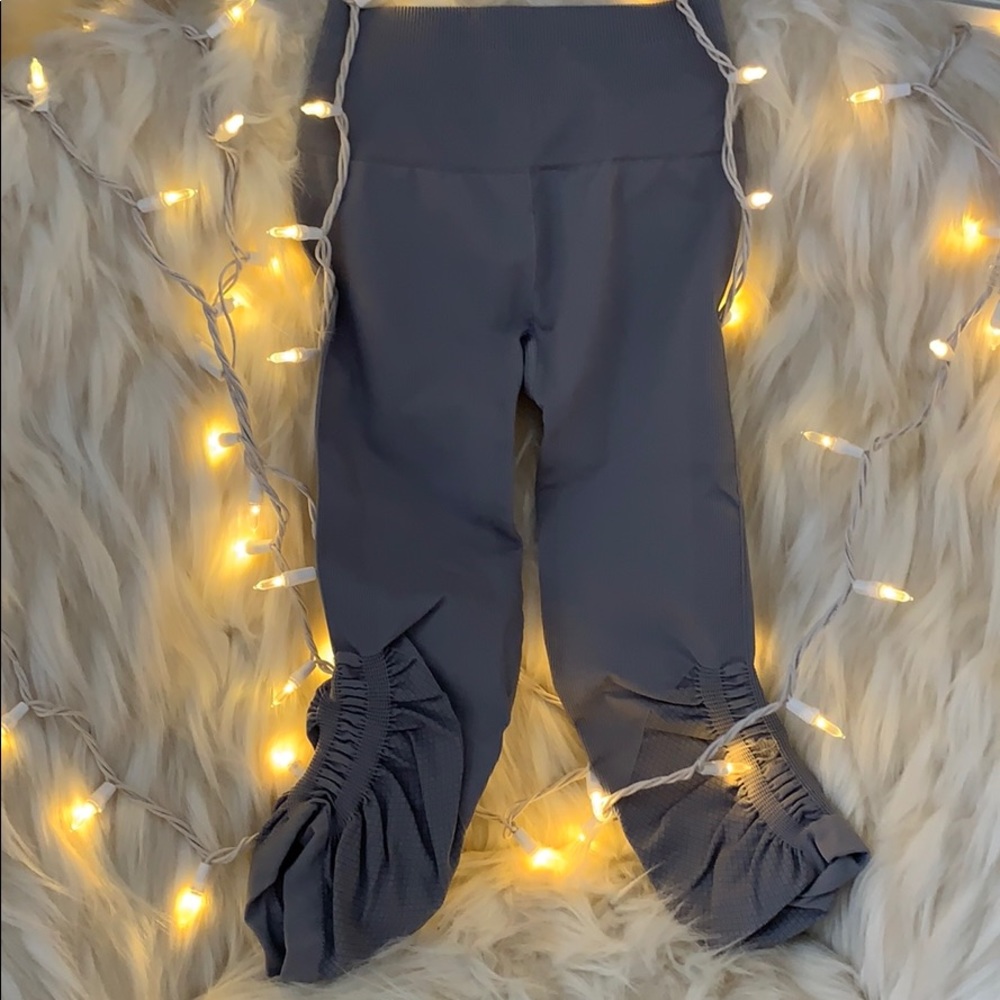 Gray Stretch Sport Capri - Lululemon